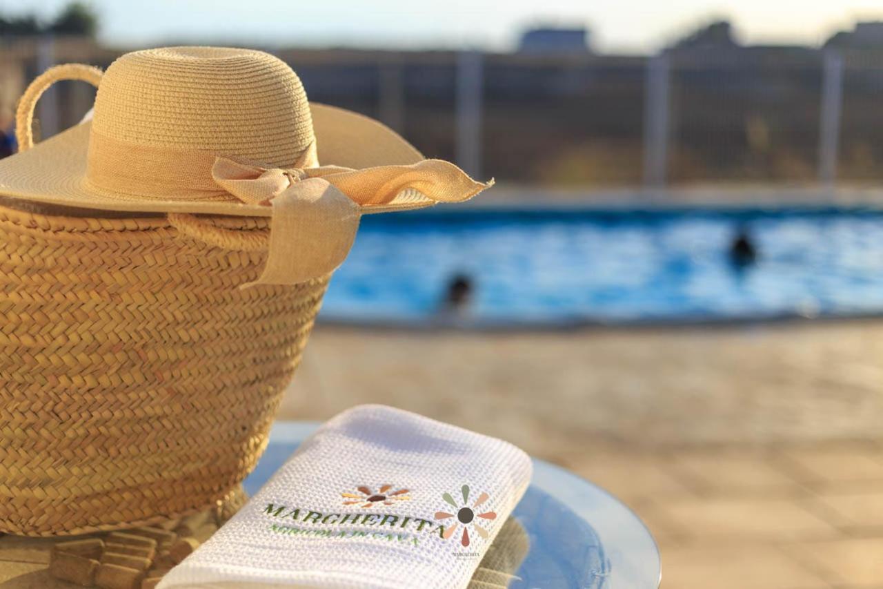 Agriturismo Tenuta Margherita トッレ・ラピッロ エクステリア 写真